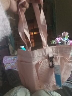 💐 New With Tags Peach Mesh Shower Caddy